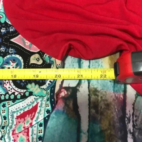 Studio I plus size 16 dress red with multi colored design - Picture 7 of 9